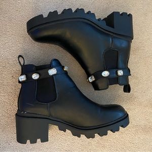 Nicole Miller Chelsey Boots 8.5